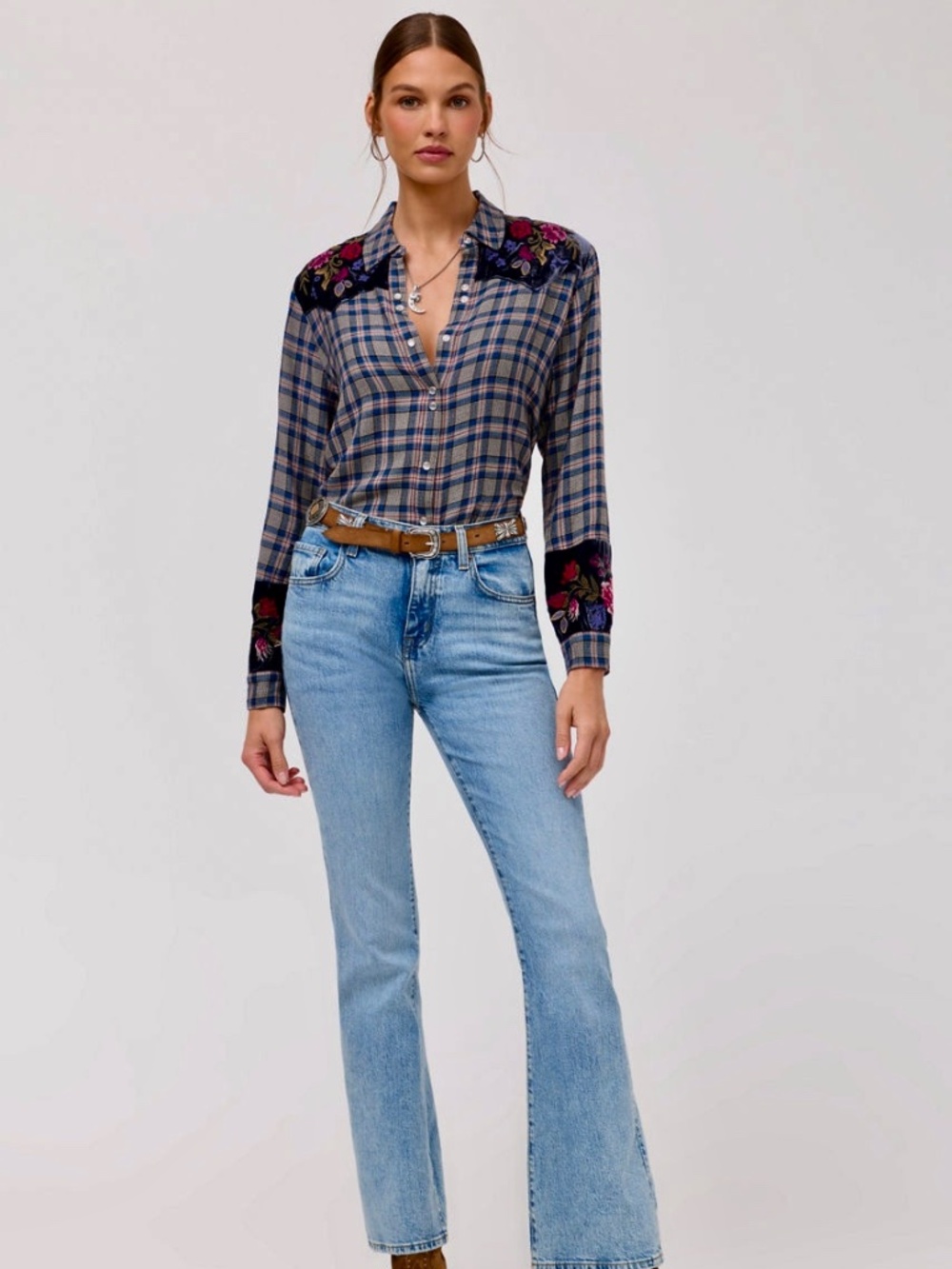 Gorgeous Johnny Was embroidered western shirt size M as new